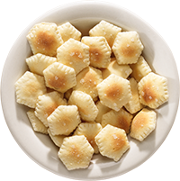 Every meal at Skyline starts with complimentary oyster crackers.